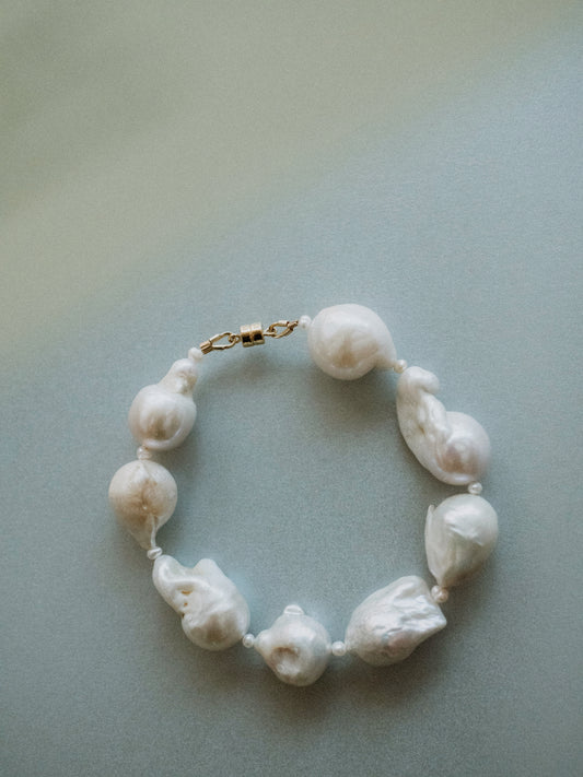 Glassy Bracelet